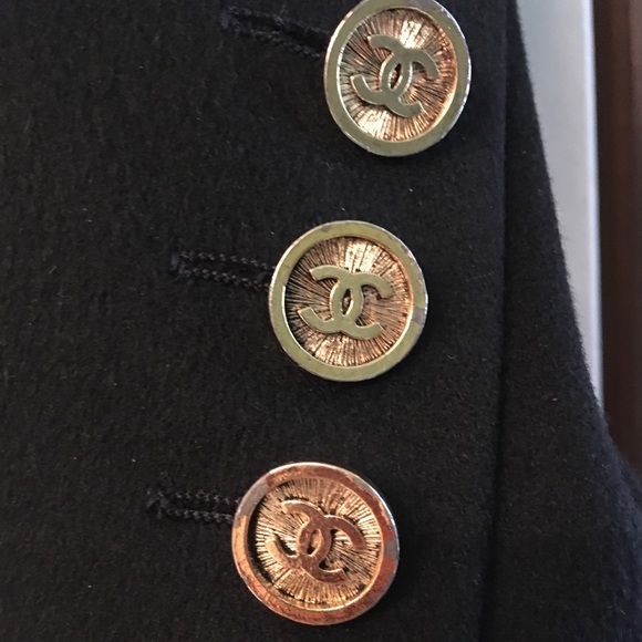 Chanel Black Cashmere Blazer CC Logo Buttons - Picture 3 of 3